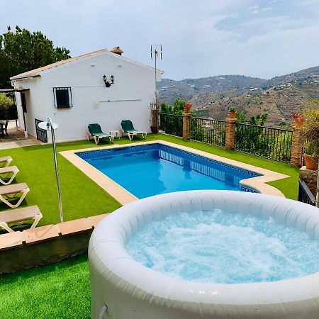 Villa En Frigiliana Con Piscina Y Jacuzzi Экстерьер фото