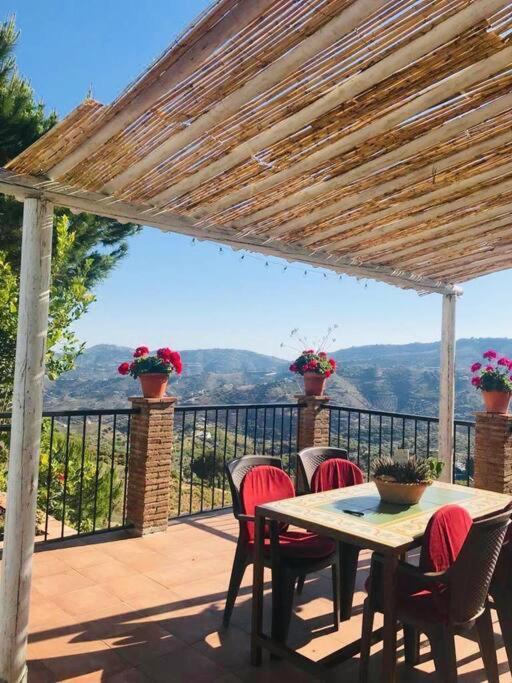 Villa En Frigiliana Con Piscina Y Jacuzzi Экстерьер фото